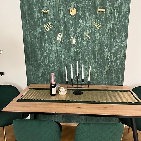 Anna Luxury Apartment Виена Екстериор снимка