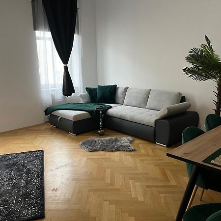 Anna Luxury Apartment Виена Екстериор снимка
